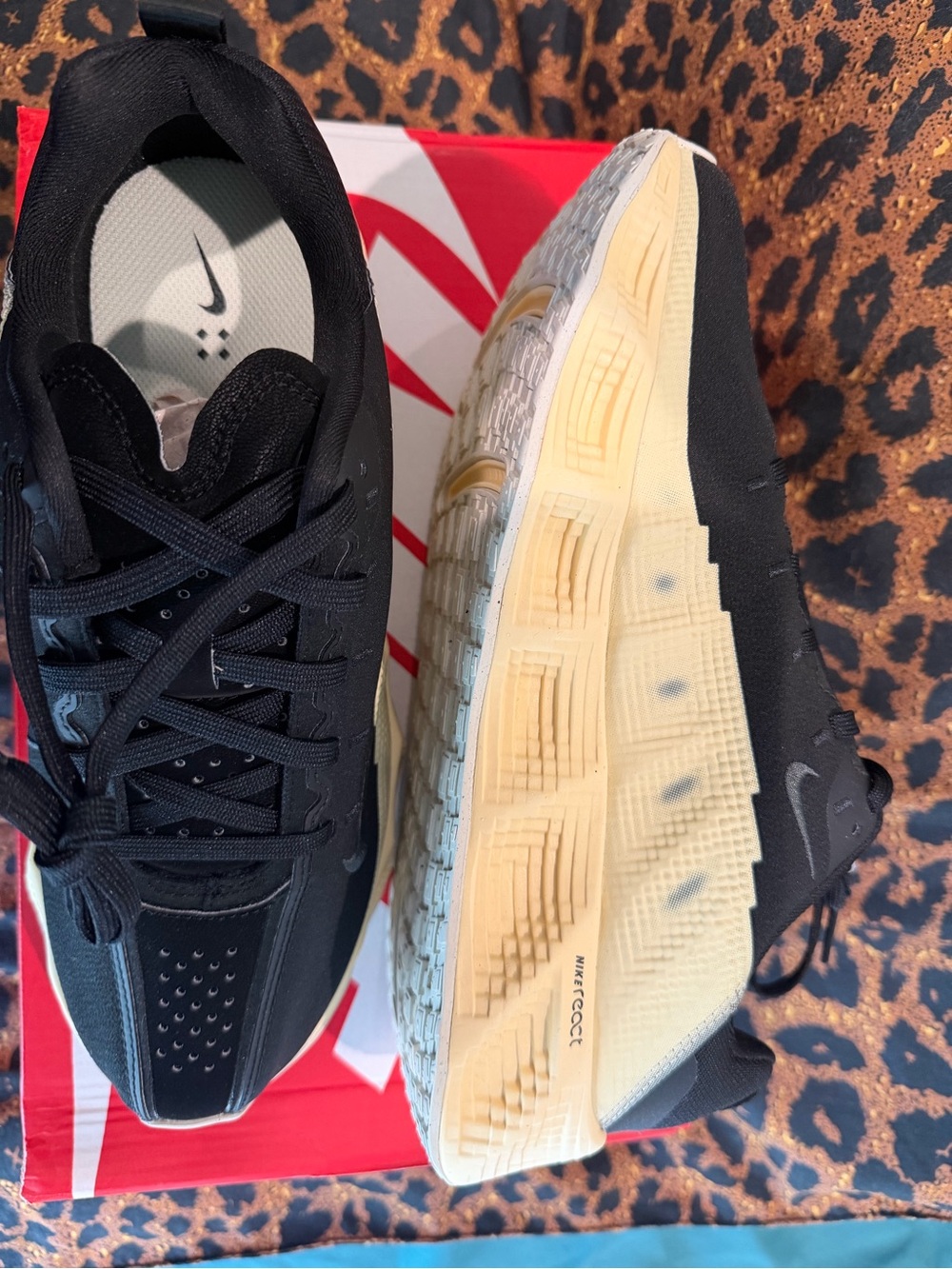 Nike Ava Rover Youth Shoes in Black and Cream - Picture 2 of 4